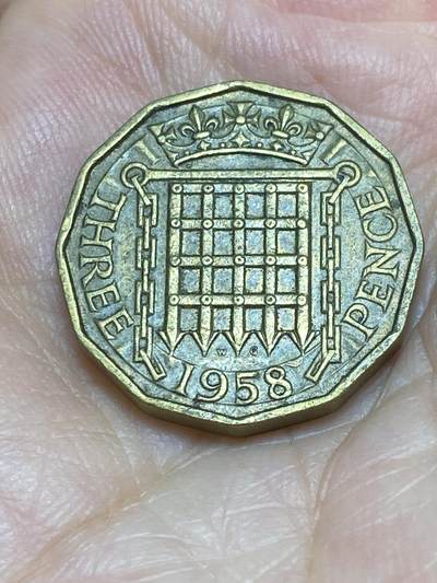 2025年第六十九场(总第九十五场）外国好品散币(免佣金) - 稀年–英国🇬🇧1958年3便士(伊丽莎白二世青年桂冠第二版)