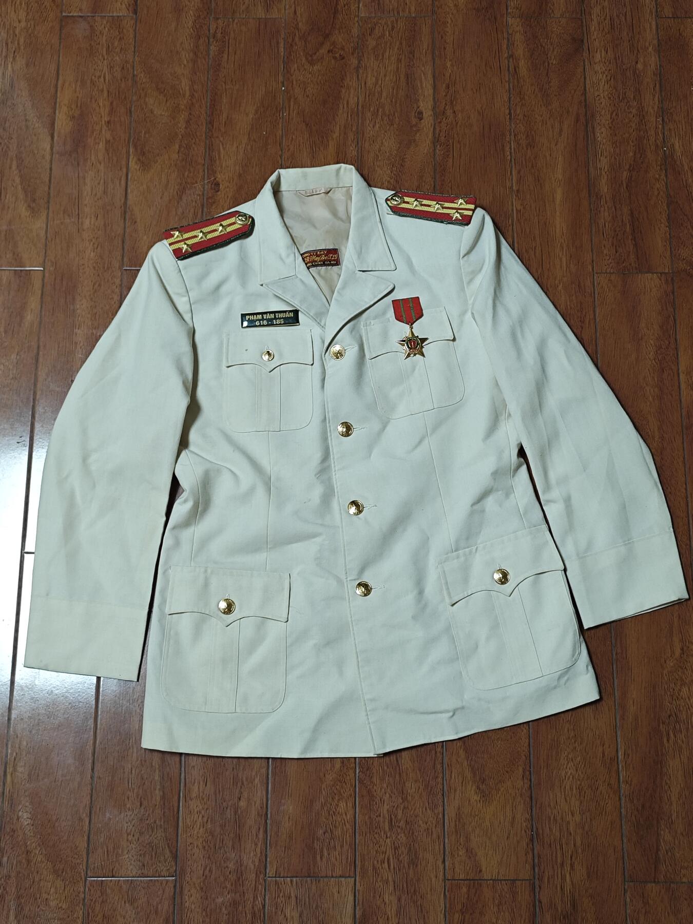 RimeNova韵星2025军品类夏季拍卖会-- RimeNova 2025 Summer Militaria Sale 越南国安大校制服全套，带保卫祖国安宁奖章