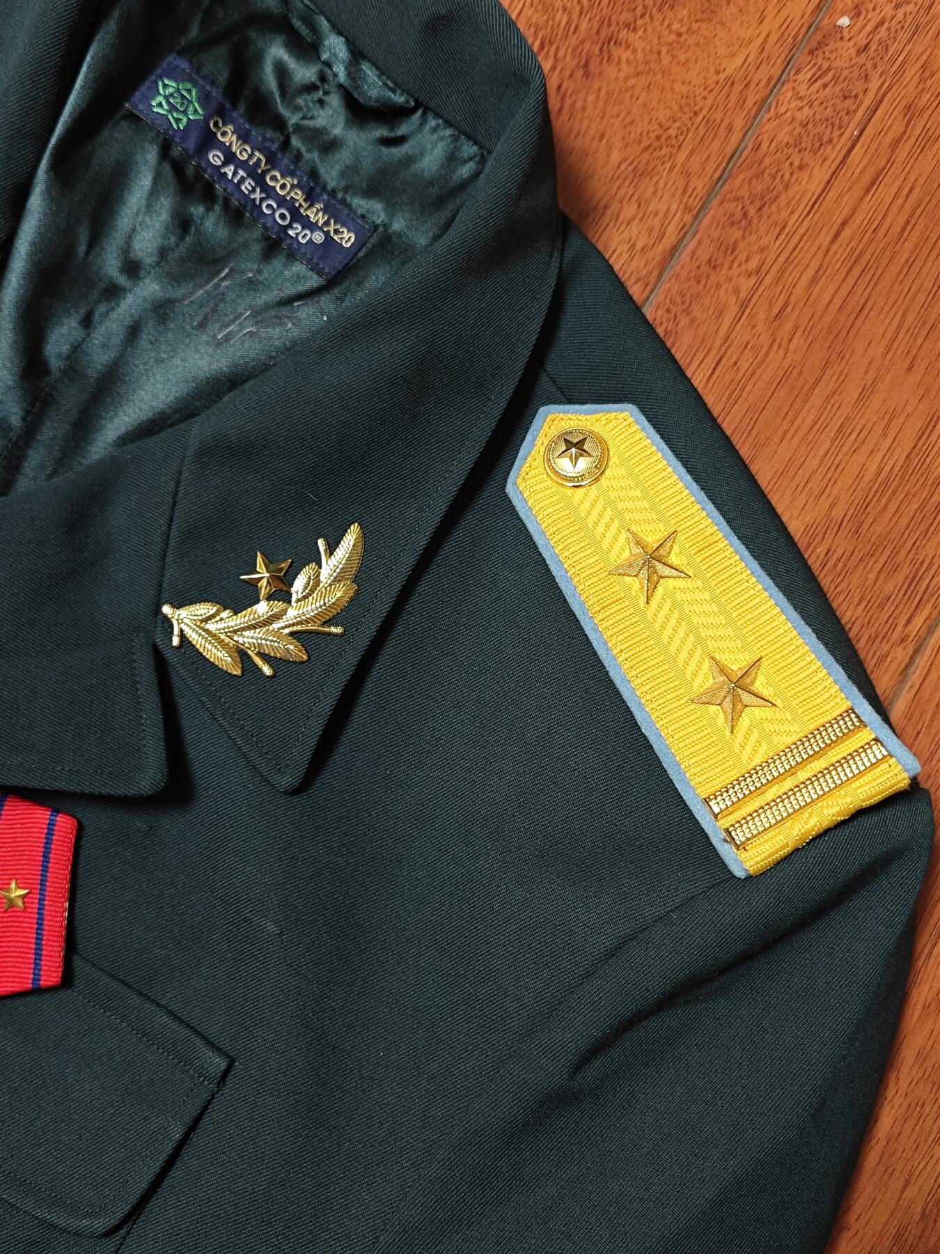 RimeNova韵星2025军品类夏季拍卖会-- RimeNova 2025 Summer Militaria Sale 越南社会主义共和国k17中校空军制服全套+三级劳动勋章