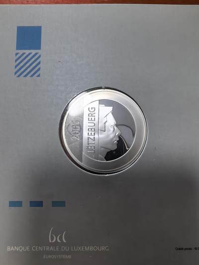 长老汇蛇年精选第二十八场拍卖 2005卢森堡欧盟轮值主席25欧元精制银币，卡装