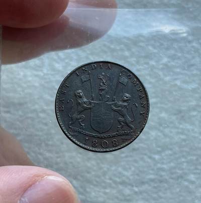 英国1902布尔战争银质奖章，十年袁大头银元、宣统新疆饷银五钱。民俗老物件(银发簪、小银锁头、银八角香囊、民主双旗银花钱、清代和田玉鼻烟壶)。中国历代古钱币一批、含会昌开元、北魏五铢、常平五铢、北周布泉/五行大布、新莽布泉、三国蜀刘备直百五铢，南宋纪年钱整套收藏等。彼得堡世界钱币勋章拍卖第131期 - 英属东印度公司-马德拉斯1808年10 CASH铜币，少见品种