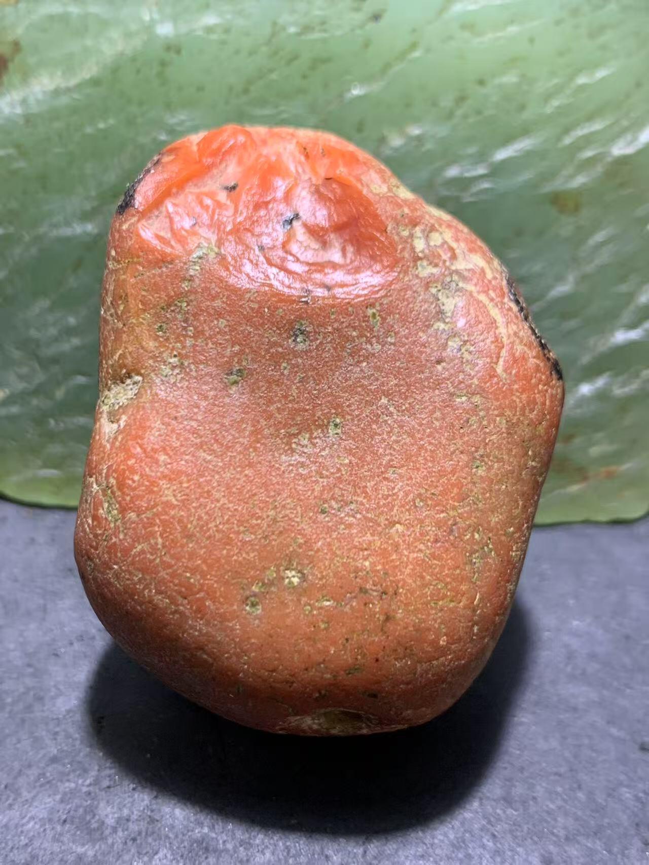 精美红皮柿子红开窗料南红玛瑙原石一颗