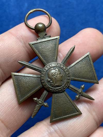 《竞宝斋》第404场 周日，周一，2场连拍 （全场包邮） - 法国1914-1917一战十字章 重约15.6克
