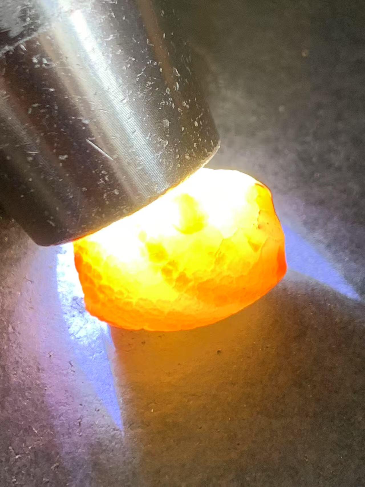 高玉化龙鳞风化纹缠丝玛瑙随形桶珠一颗