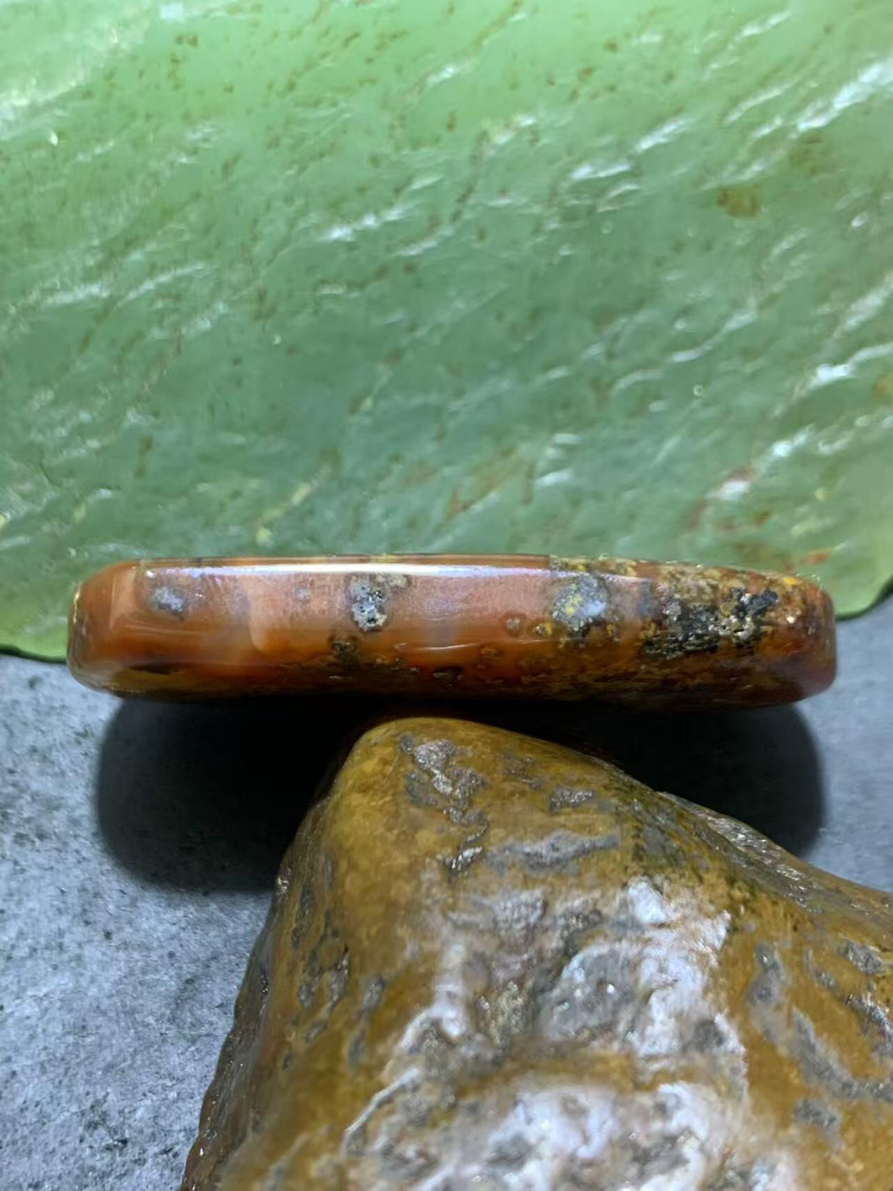 精美冻料草花纹战国红玛瑙牌子一个，