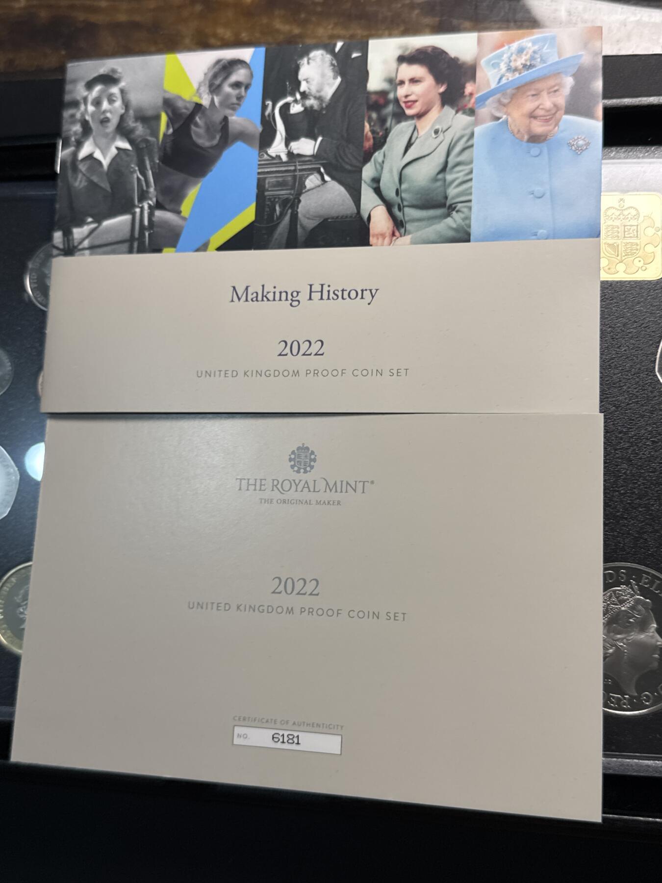 ❤️【币观天下】❤️ 第318期钱币拍卖- 2025.7.25周五晚上6点半场-长期征集拍品 英国 2022年度精制套币 女王头像关门年份 盒证全