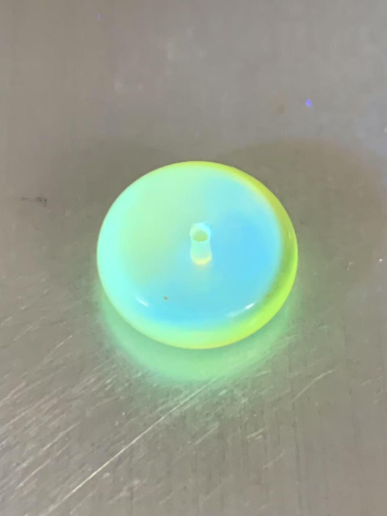精美天然乌克兰蜜蜡小平安扣一个，