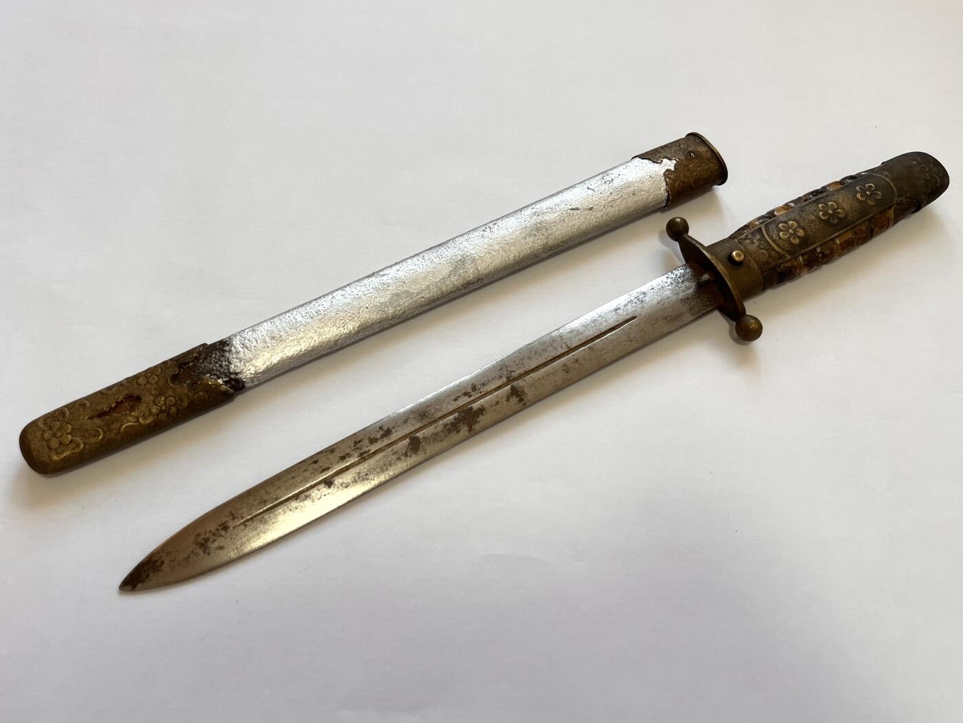RimeNova韵星2025军品类夏季拍卖会-- RimeNova 2025 Summer Militaria Sale 陆军少将（军需监）冯一中旧藏，抗战中正剑（梅花剑）