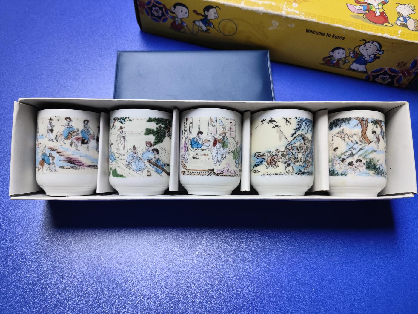 搬档清货：杂七杂八A 韩国旅游纪念品，古画瓷酒杯套装