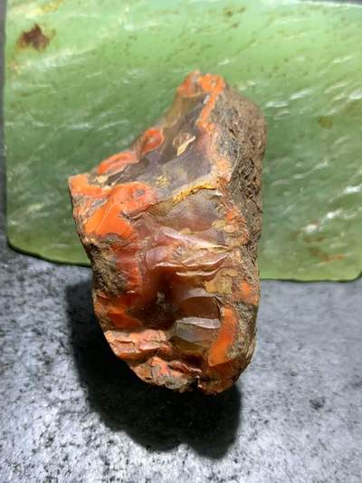 精美原皮荔枝冻飘柿子红大开窗料南红玛瑙原石一颗 - 精美原皮荔枝冻飘柿子红大开窗料南红玛瑙原石一颗