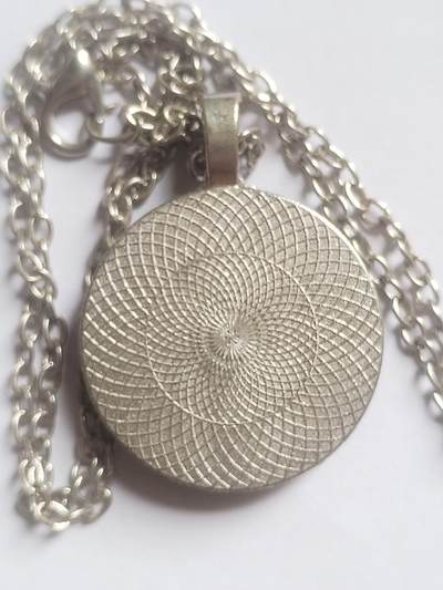 乱七八糟的 彩宝水晶挂件。