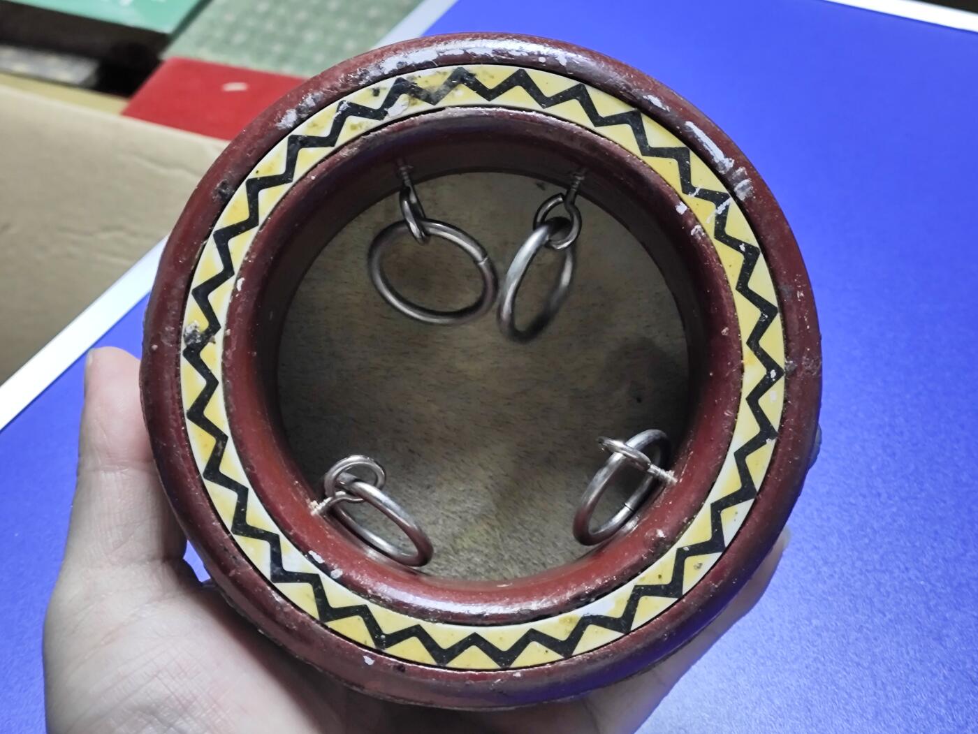 搬档清货：杂七杂八A 新疆旅游纪念品，传统手鼓 手工制作，很有质感，直径大概12cm左右