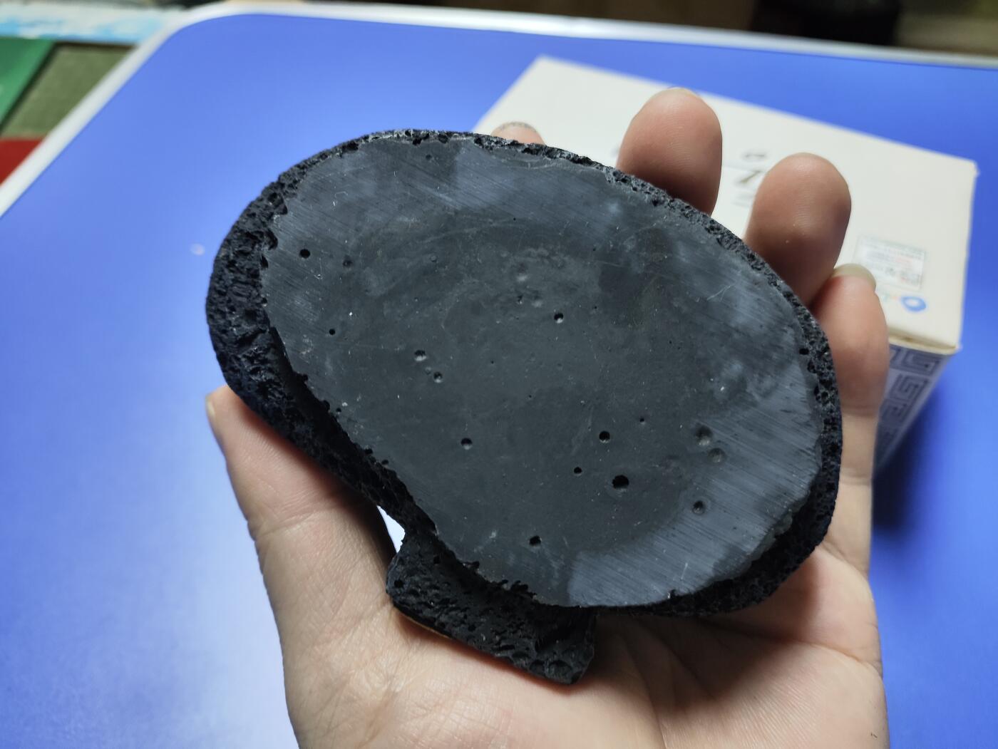 搬档清货：杂七杂八A 韩国济州岛旅游纪念品，火山石制作的小猪仔摆件