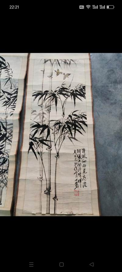泉城著名书法家王世堂手绘墨竹飞鸟四条屏，画工精美，品相完整如图，保真保老保手绘，单张尺寸1.61/0.38米。 泉城著名书法家王世堂手绘墨竹飞鸟四条屏，画工精美，品相完整如图，保真保老保手绘，单张尺寸1.61/0.38米。