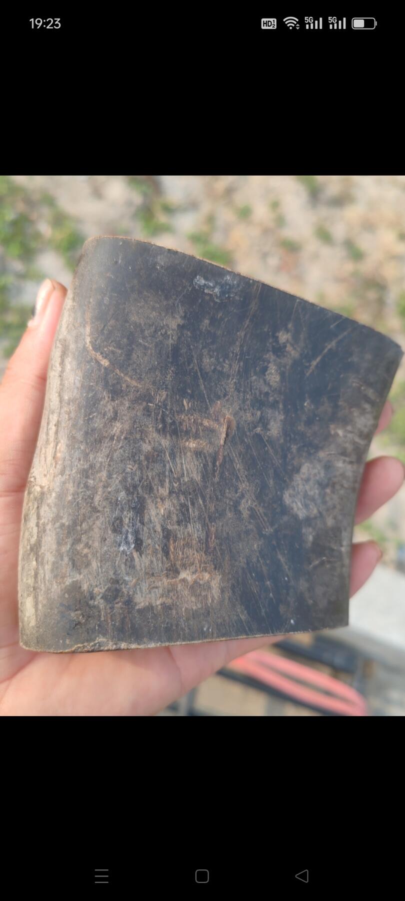 老牛角笔筒一个，品相如图