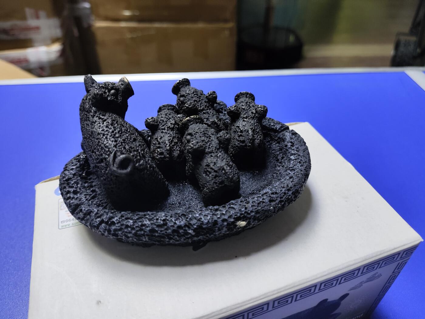 搬档清货：杂七杂八A 韩国济州岛旅游纪念品，火山石制作的小猪仔摆件