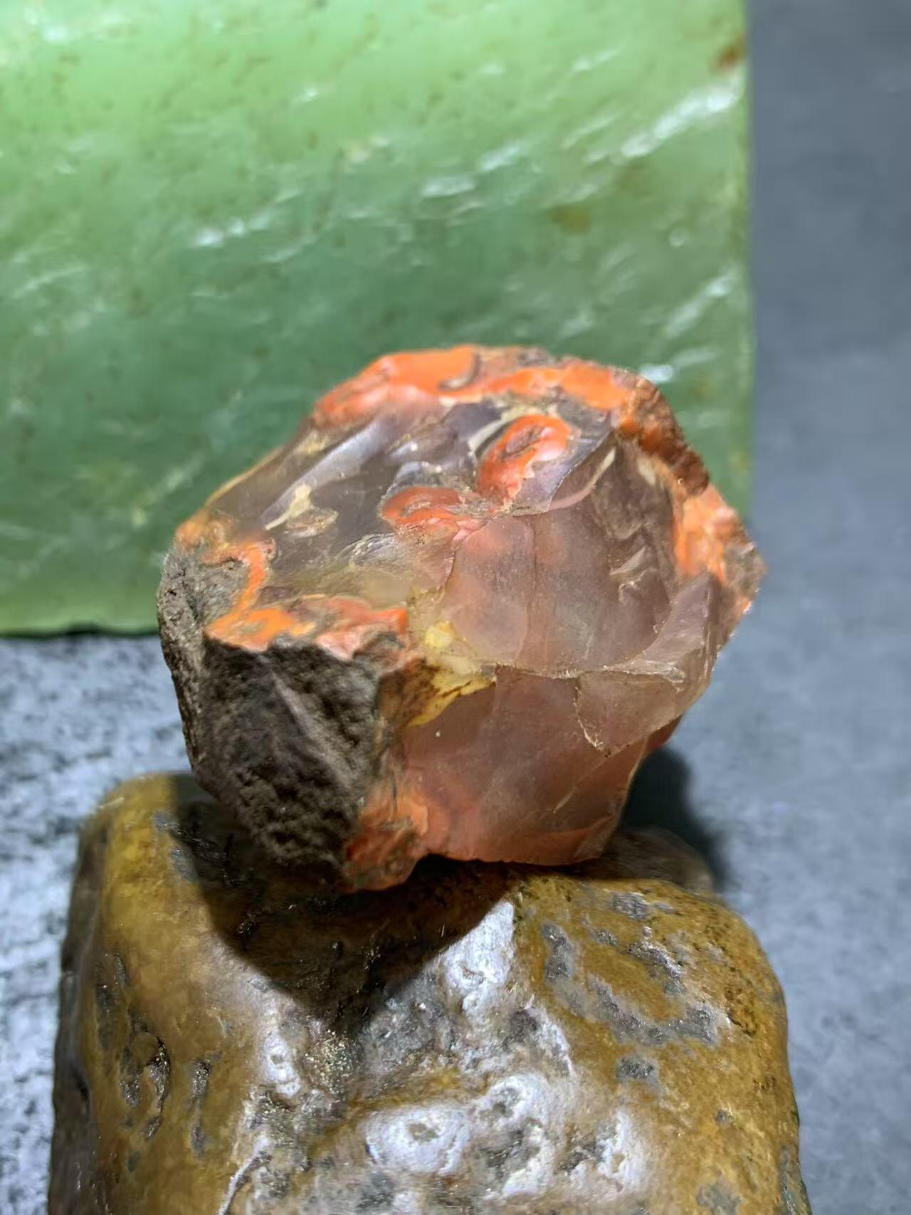 精美原皮荔枝冻飘柿子红大开窗料南红玛瑙原石一颗