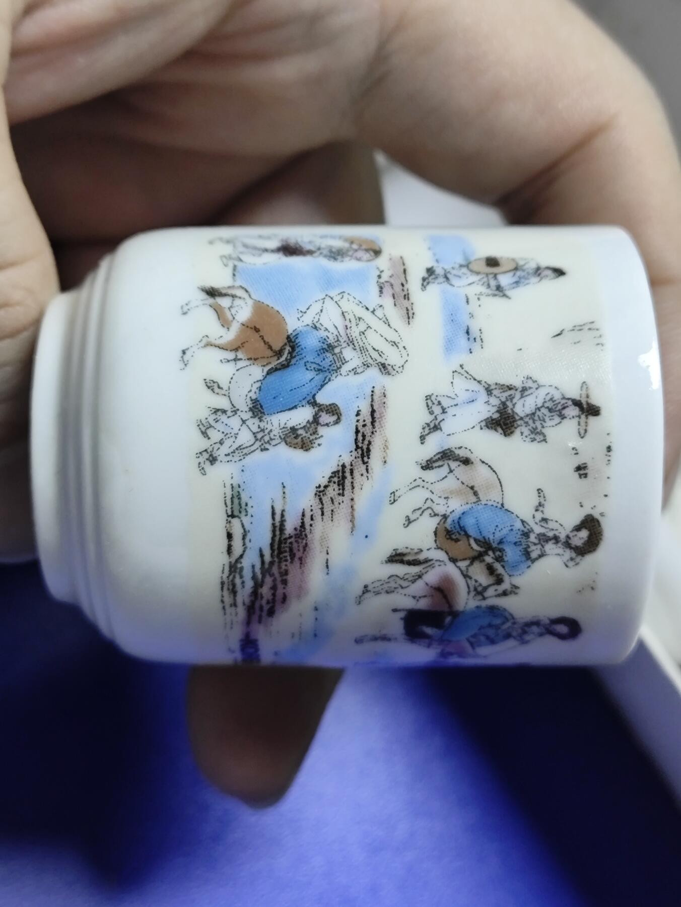 搬档清货：杂七杂八A 韩国旅游纪念品，古画瓷酒杯套装