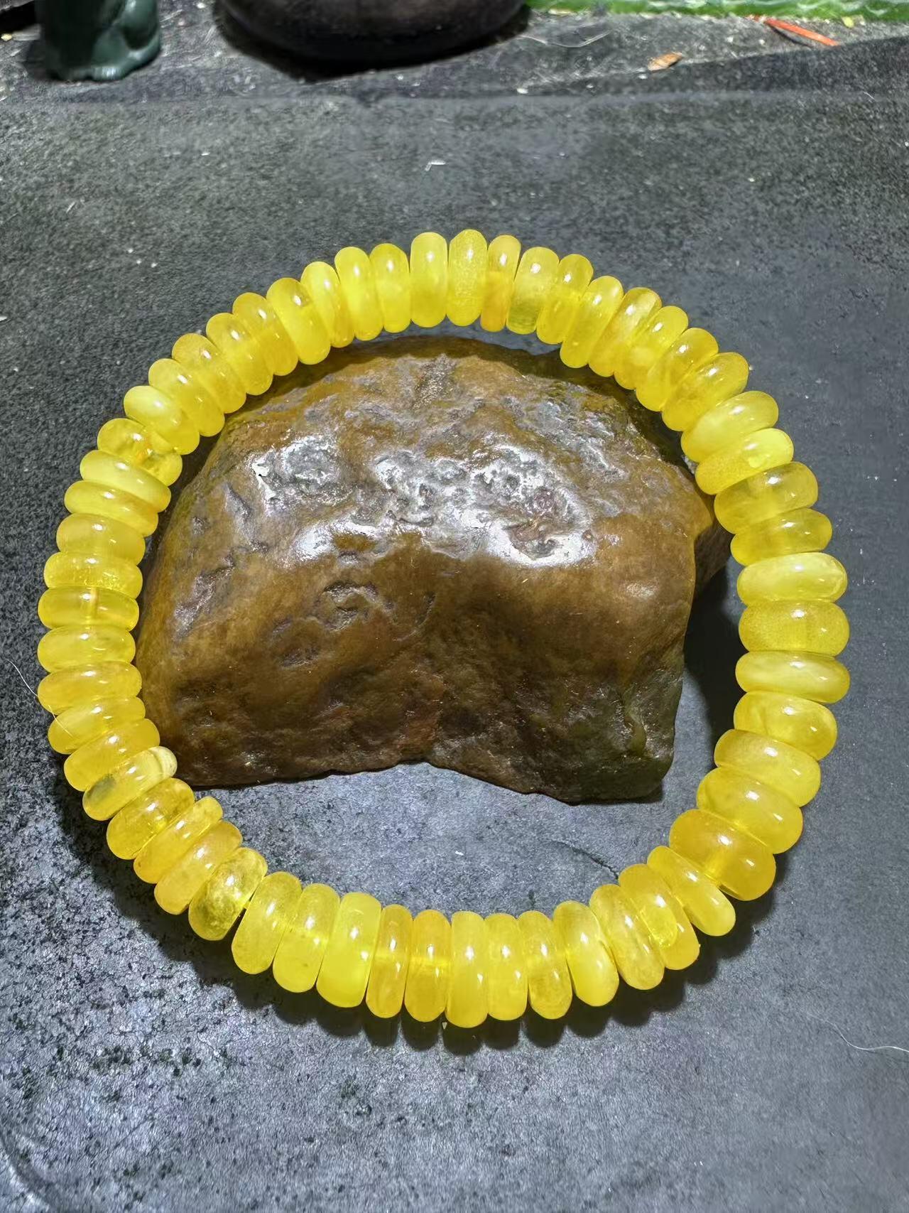 精美天然乌料蜜蜡隔片手串1条！，