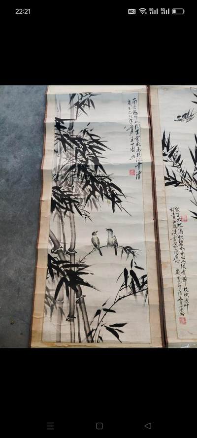 泉城著名书法家王世堂手绘墨竹飞鸟四条屏，画工精美，品相完整如图，保真保老保手绘，单张尺寸1.61/0.38米。 泉城著名书法家王世堂手绘墨竹飞鸟四条屏，画工精美，品相完整如图，保真保老保手绘，单张尺寸1.61/0.38米。