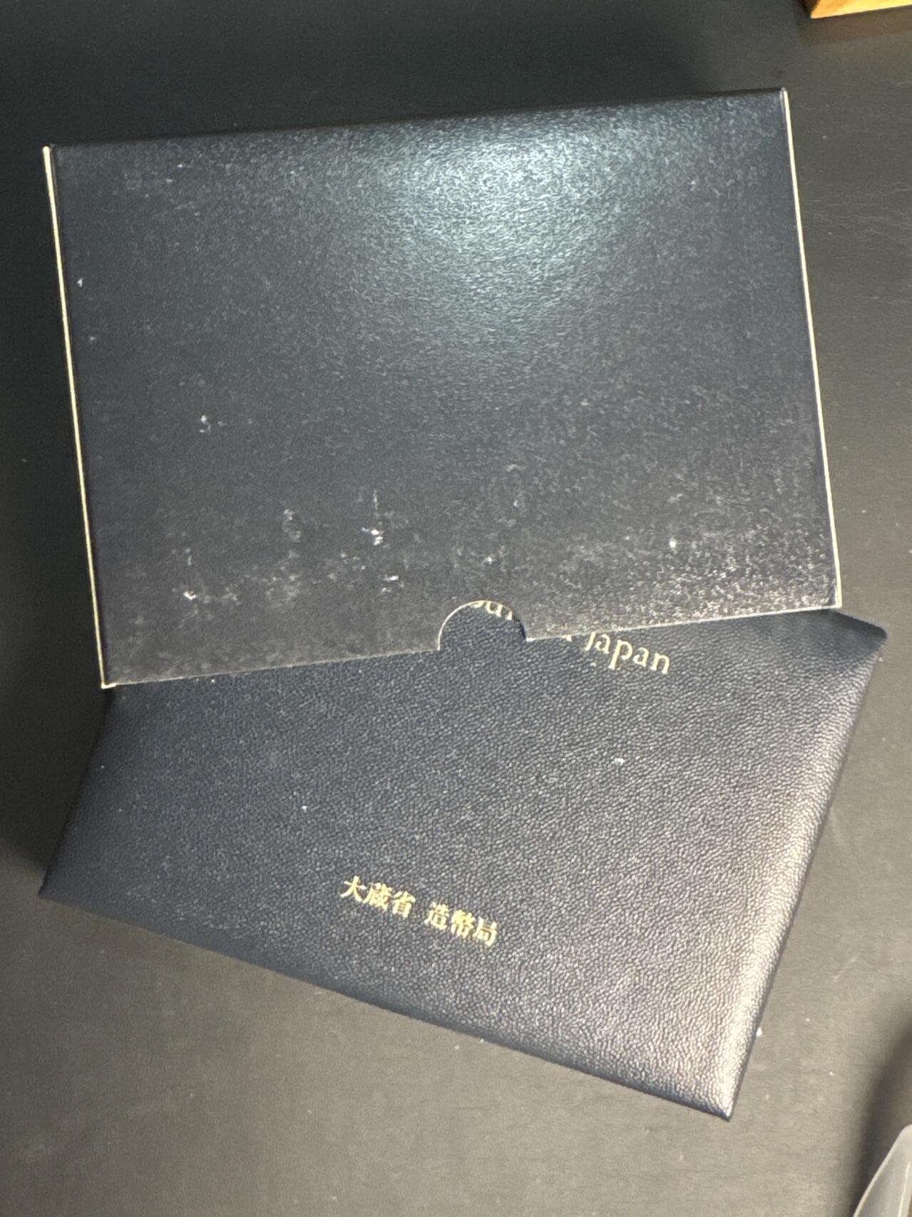 ❤️【币观天下】❤️ 第318期钱币拍卖- 2025.7.25周五晚上6点半场-长期征集拍品 日本1996年官方PS精制流通套币黑色本册