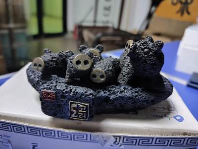 搬档清货：杂七杂八A - 韩国济州岛旅游纪念品，火山石制作的小猪仔摆件