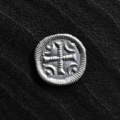 【良泉】【国庆精品场】10月2日晚19.30点开拍！ 222组，西方古代钱币、印章专场 - 【透打】公元1131-1141年【中世纪】匈牙利，阿尔帕德王朝国王——贝拉二世 第纳尔【微型】银币，0.27克