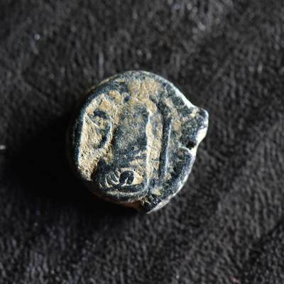 【良泉】第38期【直播场】9月18日晚19.30点开拍！ 组，西方古代钱币、丝路杂项专场  - 公元518-527年【拜占庭】查士丁一世，安条克造币厂“提喀女神”5努米，微型铜币，2.17克