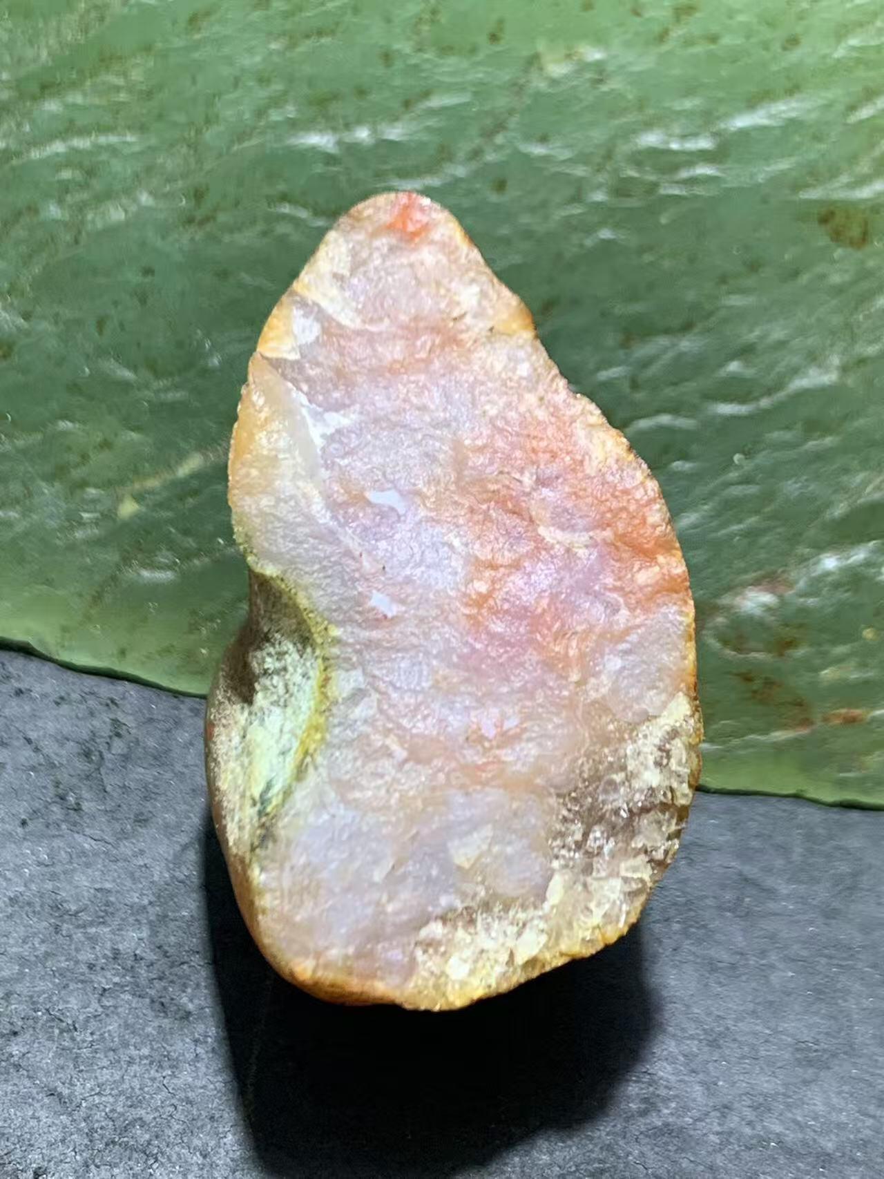 精美原皮荔枝冻飘红开窗料南红玛瑙原石一颗