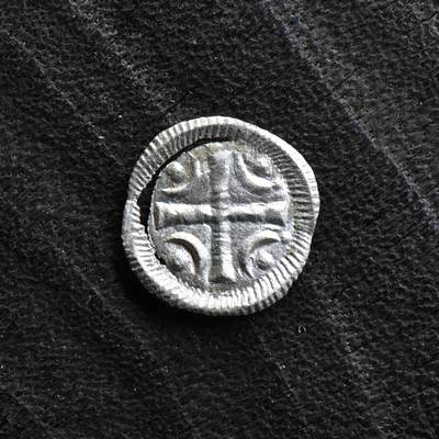 【良泉】第36期【直播场】8月21日晚19.30点开拍！173组，西方古代钱币、杂项专场 - 【透打】公元1131-1141年【中世纪】匈牙利，阿尔帕德王朝国王——贝拉二世 第纳尔【微型】银币，0.25克