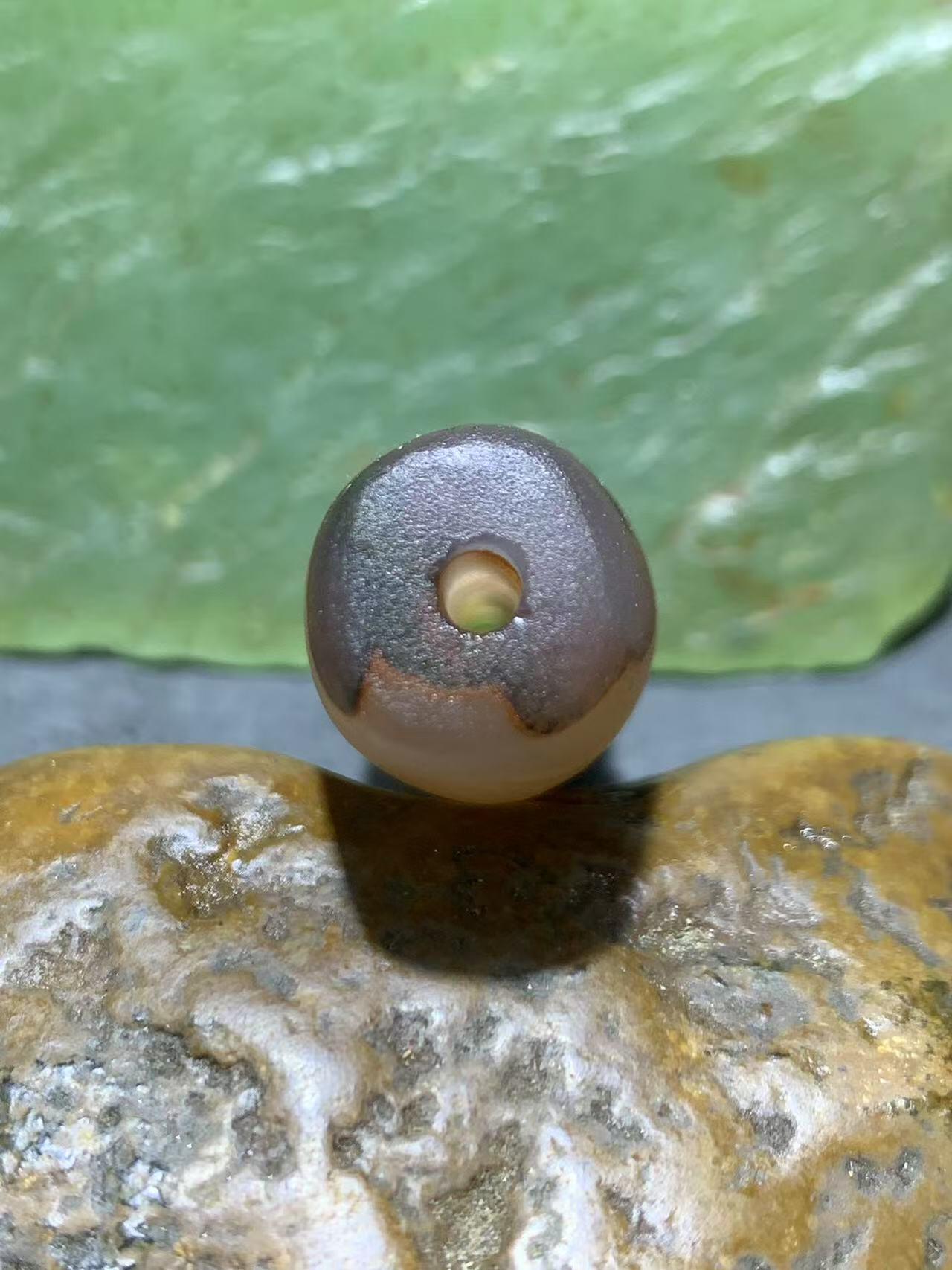 精美亚光高玉化巴西玛瑙手工俏色巧雕达摩桶珠一个！