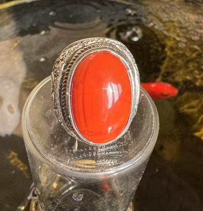 零元拍：今天拍一枚超大南红玛瑙蛋面，内含玛瑙纹都是十多年前的存货了，戒托可以忽略，就是普通合金。蛋面几乎无纹理，尺寸：戒面约25/16mm MM，因为拍照环境以及光线的变化，颜色以实物为准。 - 零元拍：今天拍一枚超大南红玛瑙蛋面，内含玛瑙纹都是十多年前的存货了，戒托可以忽略，就是普通合金。蛋面几乎无纹理，尺寸：戒面约25/16mm MM，因为拍照环境以及光线的变化，颜色以实物为准。