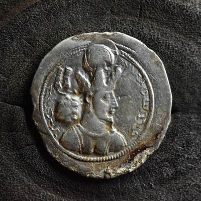 【良泉】第37期【直播场】9月4日晚19.30点开拍！ 160组，西方古代钱币、丝路金银铜件专场 - 【少见】公元309-379年【波斯帝国】萨珊王朝，沙普尔二世，东方造币厂打制，一德拉克马银币，4.13克