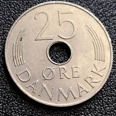 泉币菌-第61场-各国散币场 - 丹麦1978年25欧尔中孔镍币 玛格丽特二世花押 