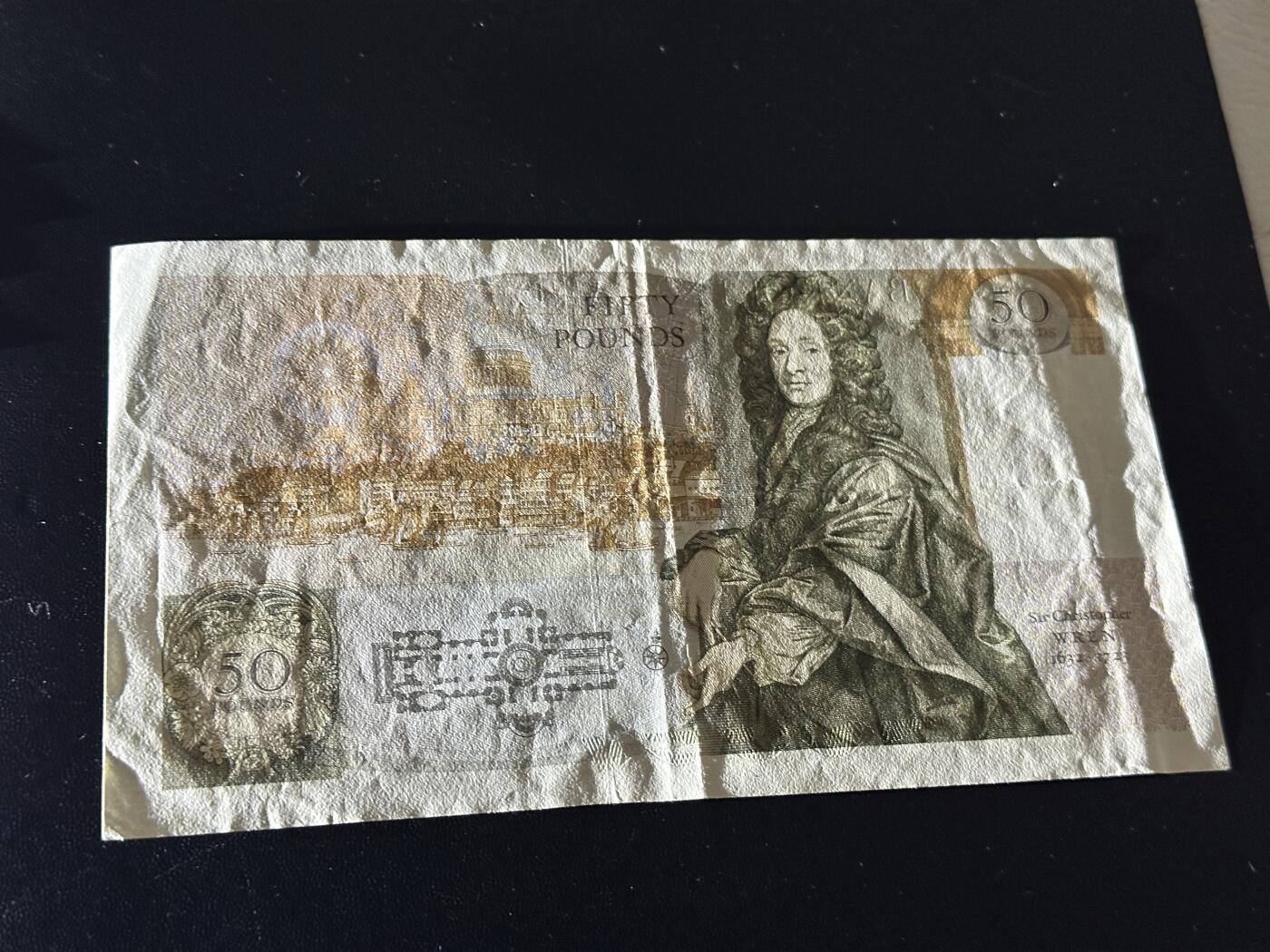 《外钞收藏家》第五百五十期（本期精选优质评级和丰富的裸币套币）（长期征集拍品、欢迎藏友们联系送拍合作）