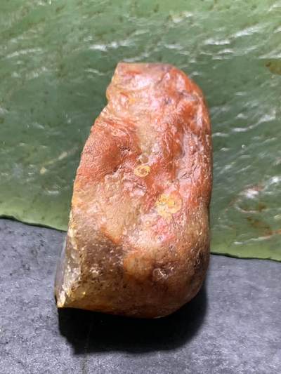 精美原皮荔枝冻飘红开窗料南红玛瑙原石一颗 - 精美原皮荔枝冻飘红开窗料南红玛瑙原石一颗