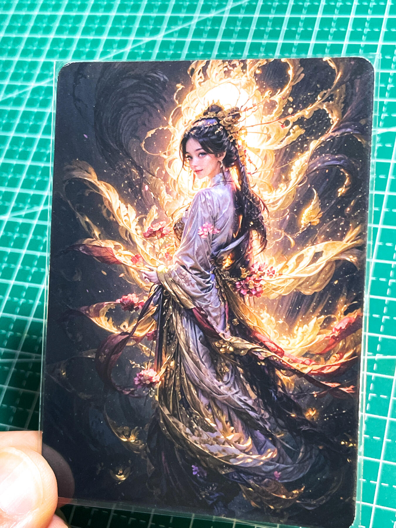 显眼宝24期 个人精选 狐狸卡卡   华夏女神系列  花神  共1张  折彩彩闪工艺 大卡尺寸63*88