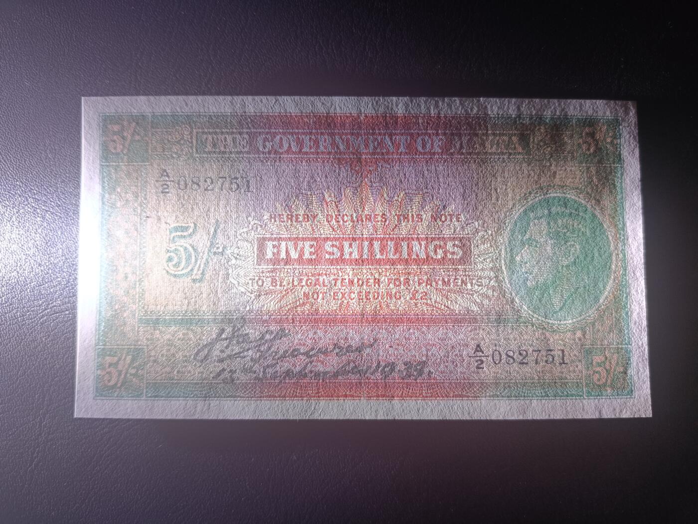 2025七月第三期（总185期） 英属马耳他1939年5先令UNC-个别区域略有掉墨，正面签名为手写，少见的英属辅币券品种