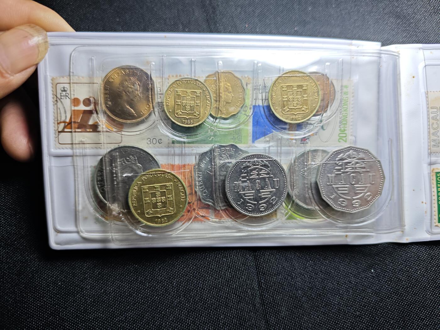 KK钱币收藏小铺 《批量/好品散币 套币 银币》专场 2月预留时间 周末发货  香港套币 带邮票 样式少见