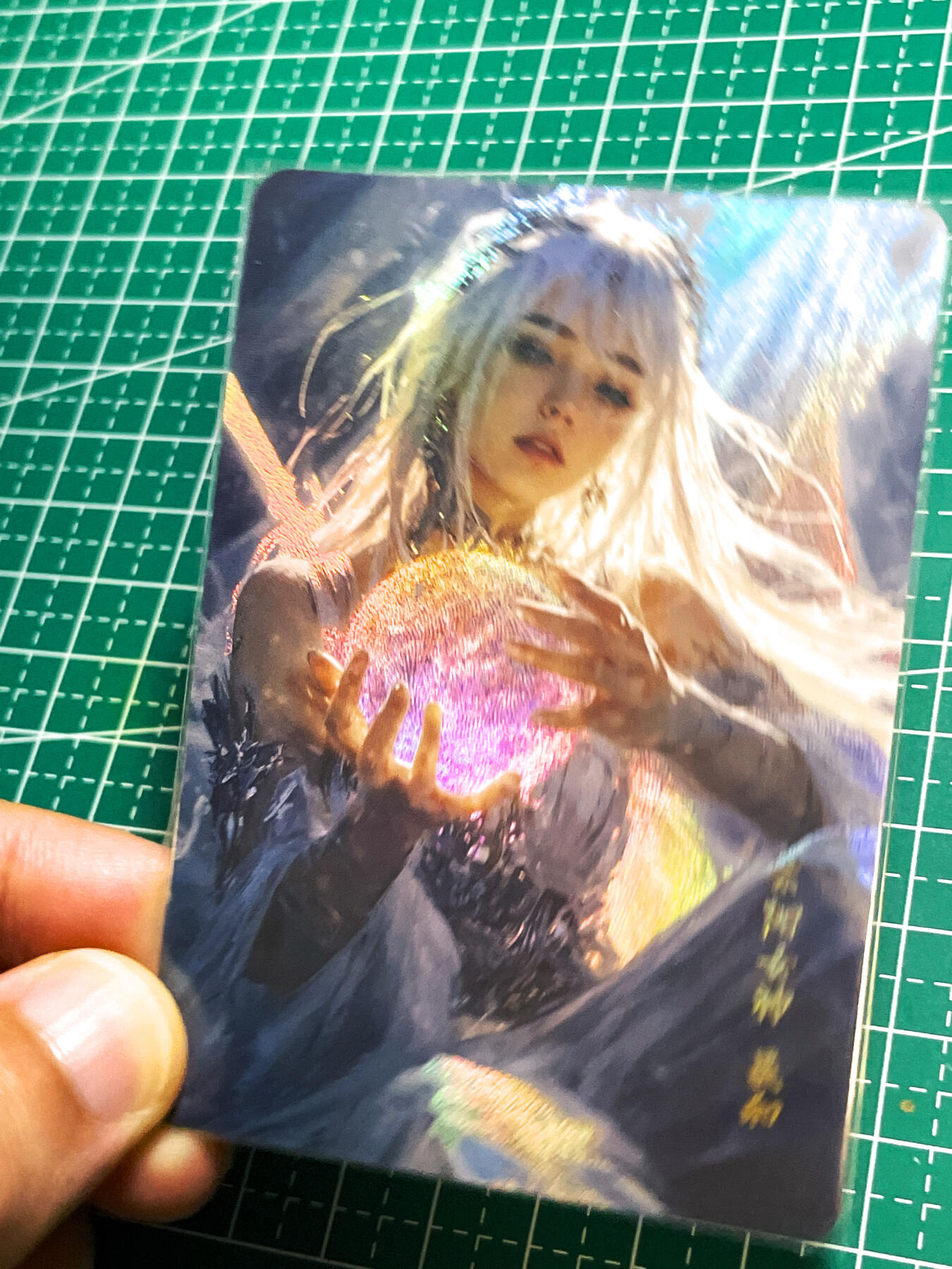 显眼宝24期 个人精选 狐狸卡卡   华夏女神系列  太阳神  共1张  折彩彩闪工艺 大卡尺寸63*88