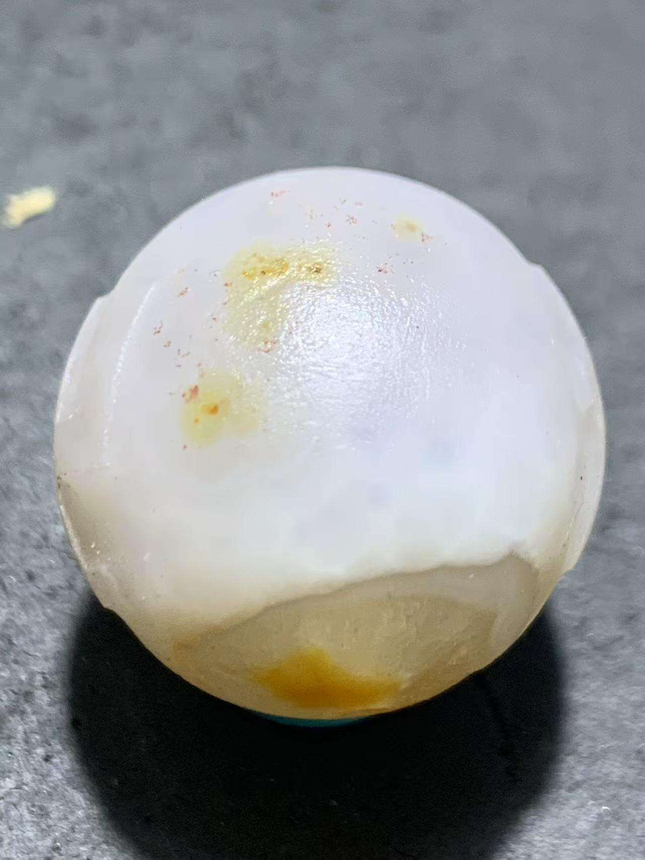 精美亚光冰飘战国红玛瑙手工雕刻佛字万字符珠一颗！