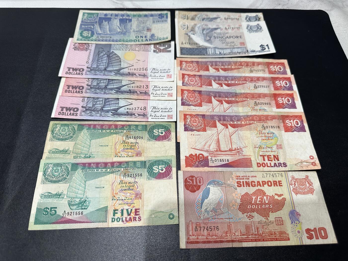 《外钞收藏家》第五百五十期（本期精选优质评级和丰富的裸币套币）（长期征集拍品、欢迎藏友们联系送拍合作）