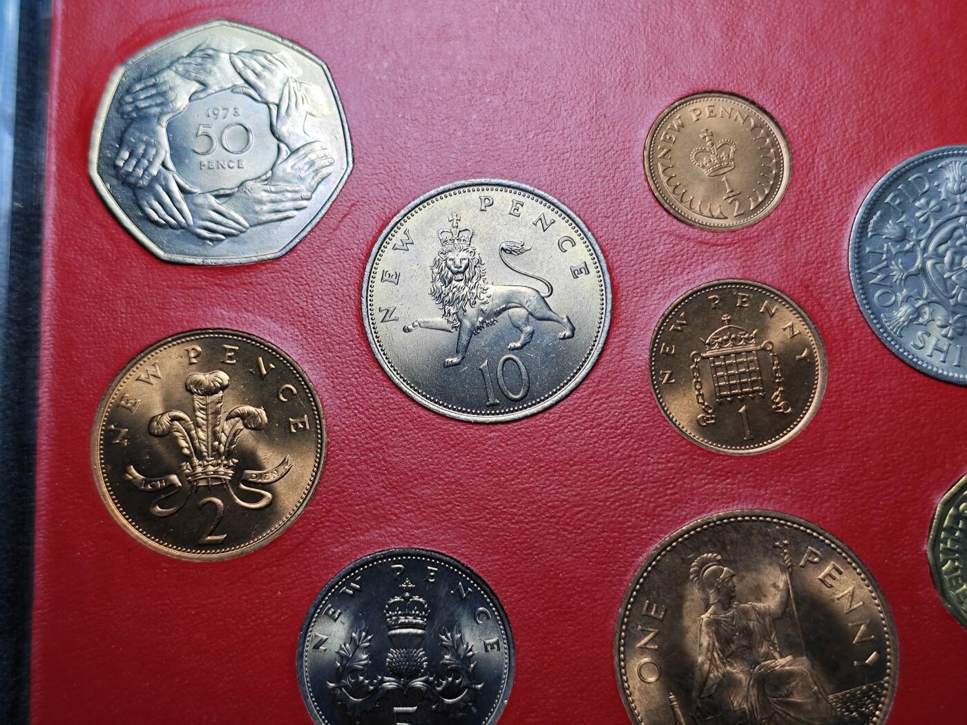KK钱币收藏小铺 《批量/好品散币 套币 银币》专场 2月预留时间 周末发货  英国大小面值一套 好品