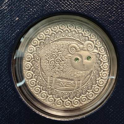 【德藏】世界币章拍卖第139期（拍品征集中~欢迎藏友联系） - 2009年 白俄罗斯镶嵌施华洛世奇水晶星座纪念银币-白羊座 原盒 带证书 直径约：38.61mm；重约：28.28g 925银
