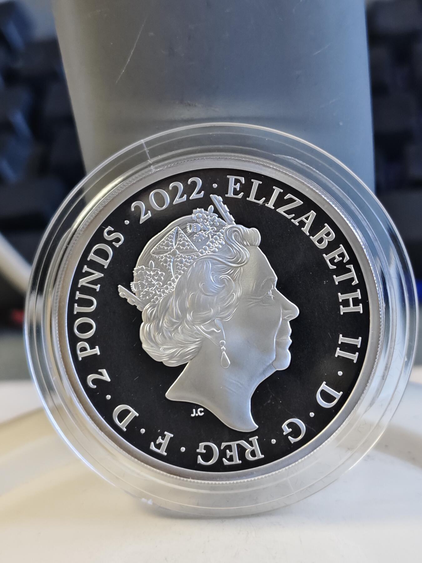 第168期拍卖【长期征集拍品】 英国2022年城市景观系列2罗马1盎司精制纪念银币，999银，发行2000枚，有氧化