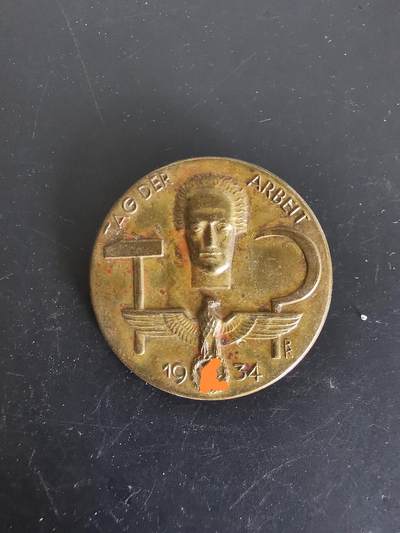 老王徽章第137期 - 德三1934五一劳动节证章