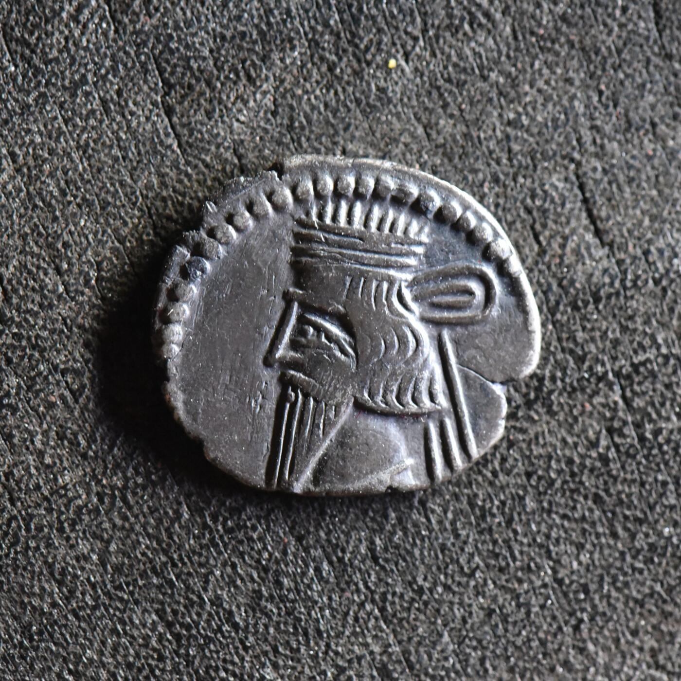 【良泉】【直播场】第三十五期，172组 银器、银饰、西方古代钱币专场，8月7日晚19.30点开拍！ 【美品】公元105-147年【古波斯】帕提亚（安息）沃洛加西斯三世，一德拉克马银币，3.06克