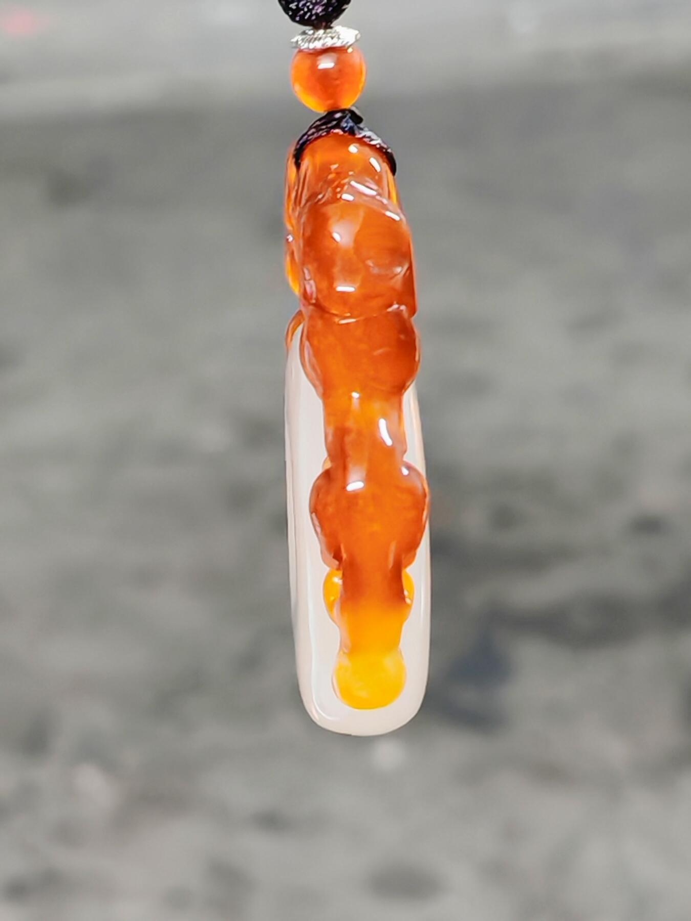 马料玛瑙俏色巧雕双貔貅平安扣(22068)尺寸53*52*11mm重量42g