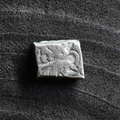 【良泉】【直播场】第三十五期，172组 银器、银饰、西方古代钱币专场，8月7日晚19.30点开拍！ - 公元前3-2世纪【古印度】孔雀-巽加王朝 1卡夏帕银币，2.88克