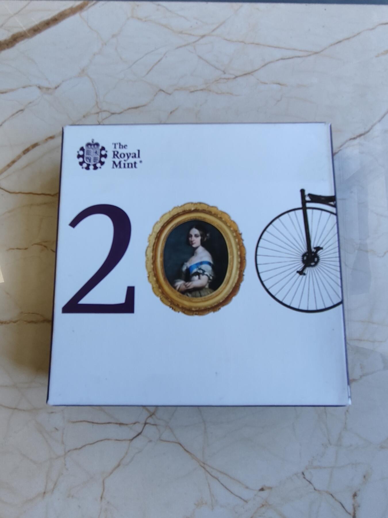 第168期拍卖【长期征集拍品】 英国2019年维多利亚女王诞辰200周年5英镑银币，925银，28.28克，发行7500枚